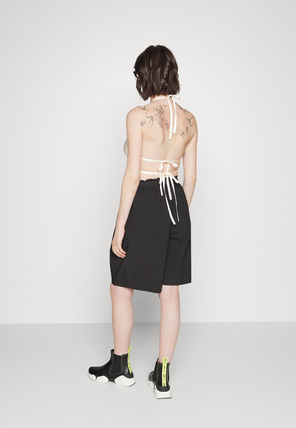 ROKH EMBLEM BUTTON DETAILED HALTER