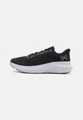 Under Armour ROGUE 5 - Road running shoes - black/white