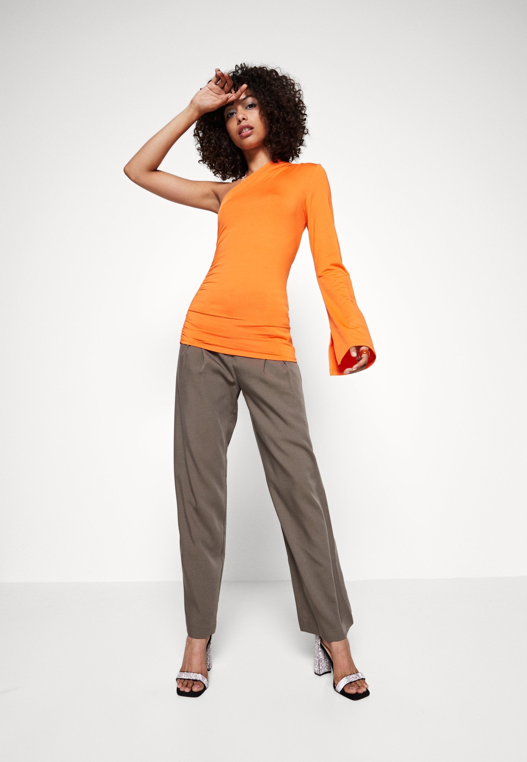 Weekday CIA ONE SHOULDER LONG SLEEVE