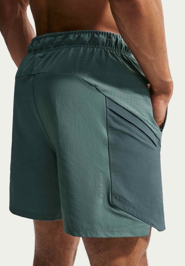 Nike Performance M NP DFADV NPT 6 IN SHORT