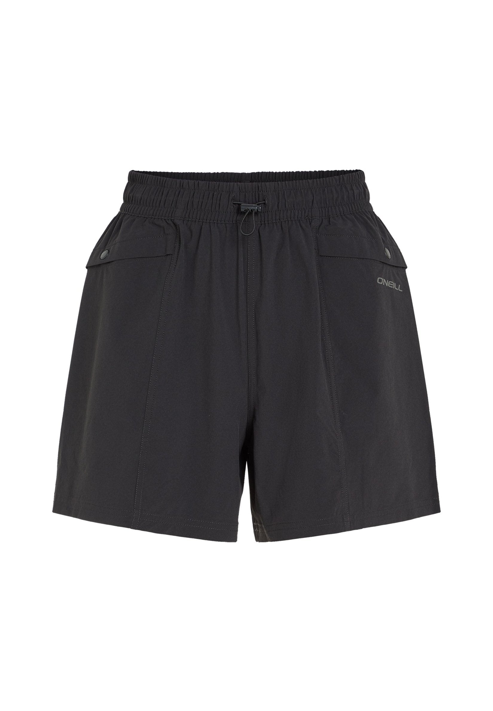 Schwarze Cargo-Shorts aus leichtem Material verfügen über einen elastischen Bund mit Kordelzug, zwei Vordertaschen und dezentes Branding.