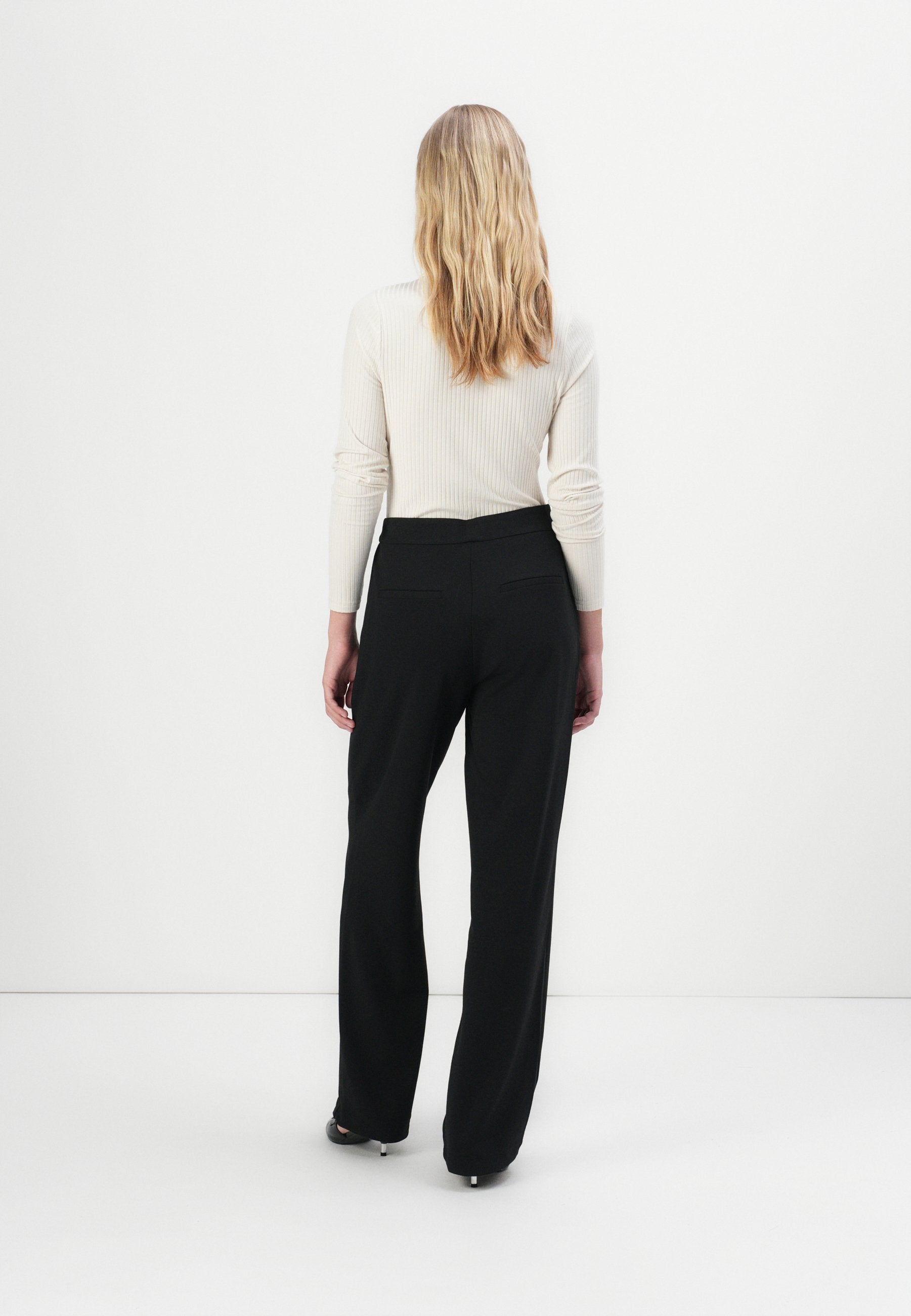 ONLRENAL CLEAN STRAIGHT PANT Media 4