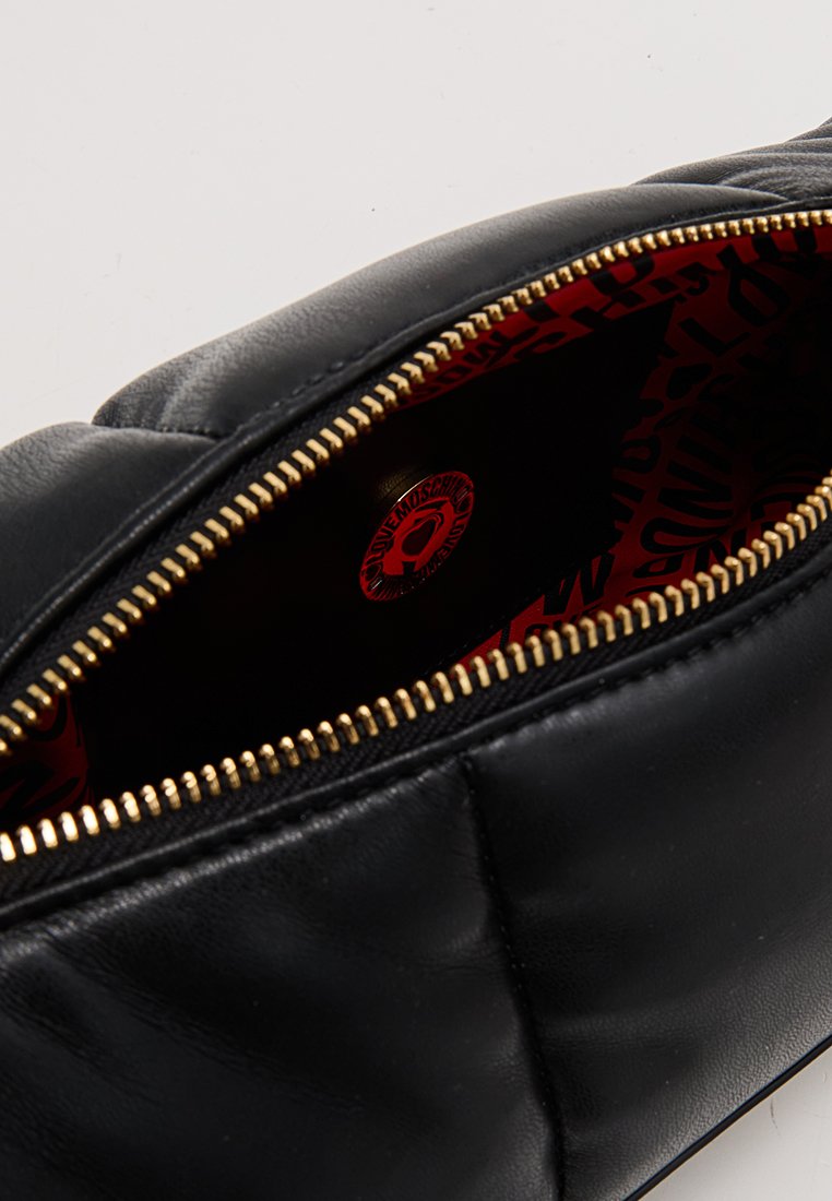 Love Moschino