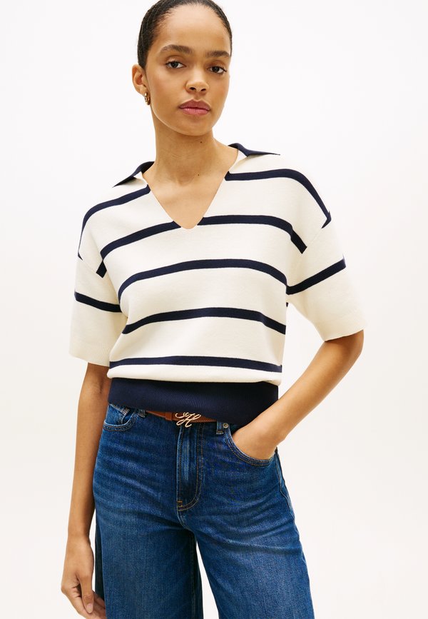 Tommy Hilfiger PREMIUM KNIT RELAXED POLO JUMPER - Polo shirt - calico/dark night navy