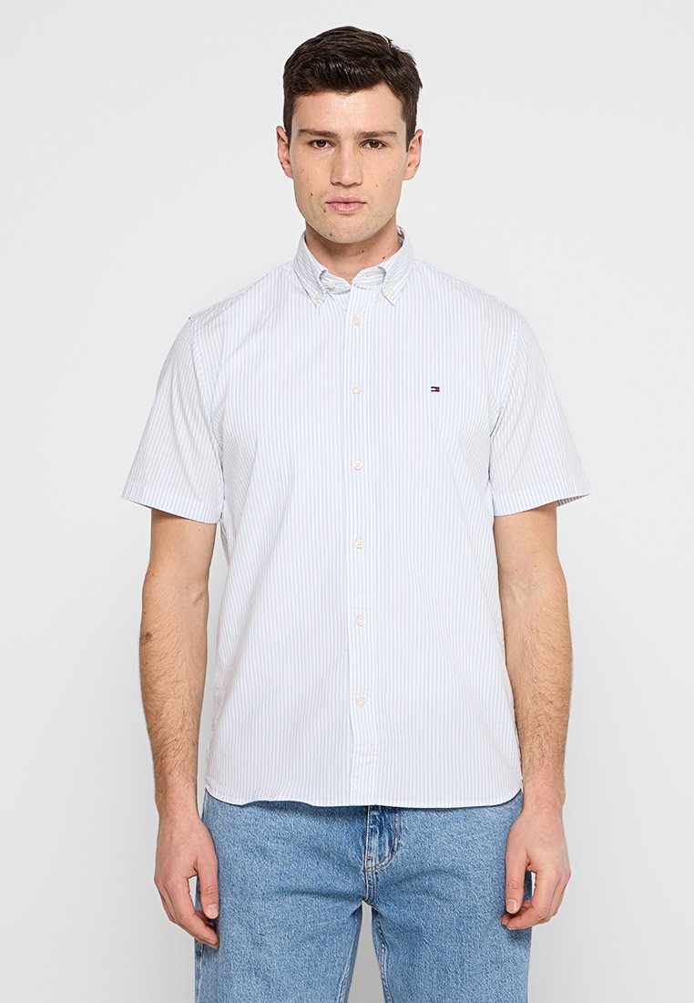 REGULAR FIT Media 1