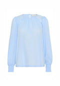 Helles blaues Blusenshirt mit langen Puffärmel, strukturiert mit kleinen Punkten. Hat einen eingewebten runden Halsausschnitt und geraffte Manschetten. Mit Schlüssellochverschluss hinten.