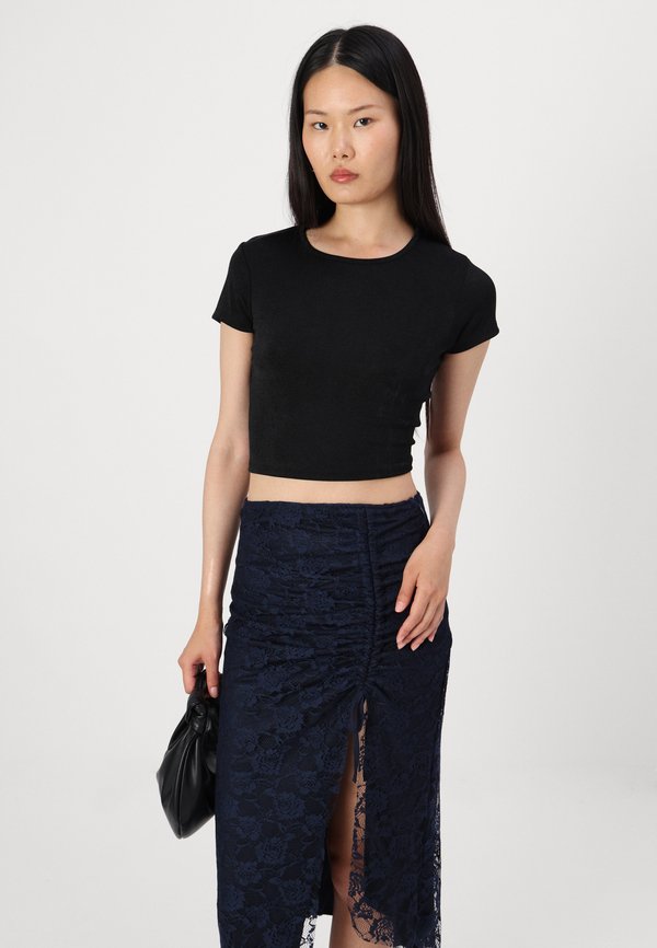WAL G. DOLLY BACK ROCHED CROP