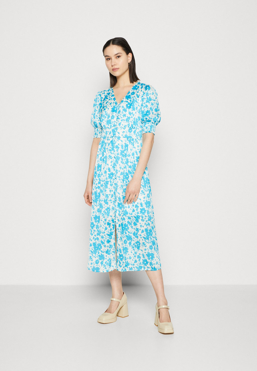 ONLRIKKA V NECK MIDI DRESS Media 3