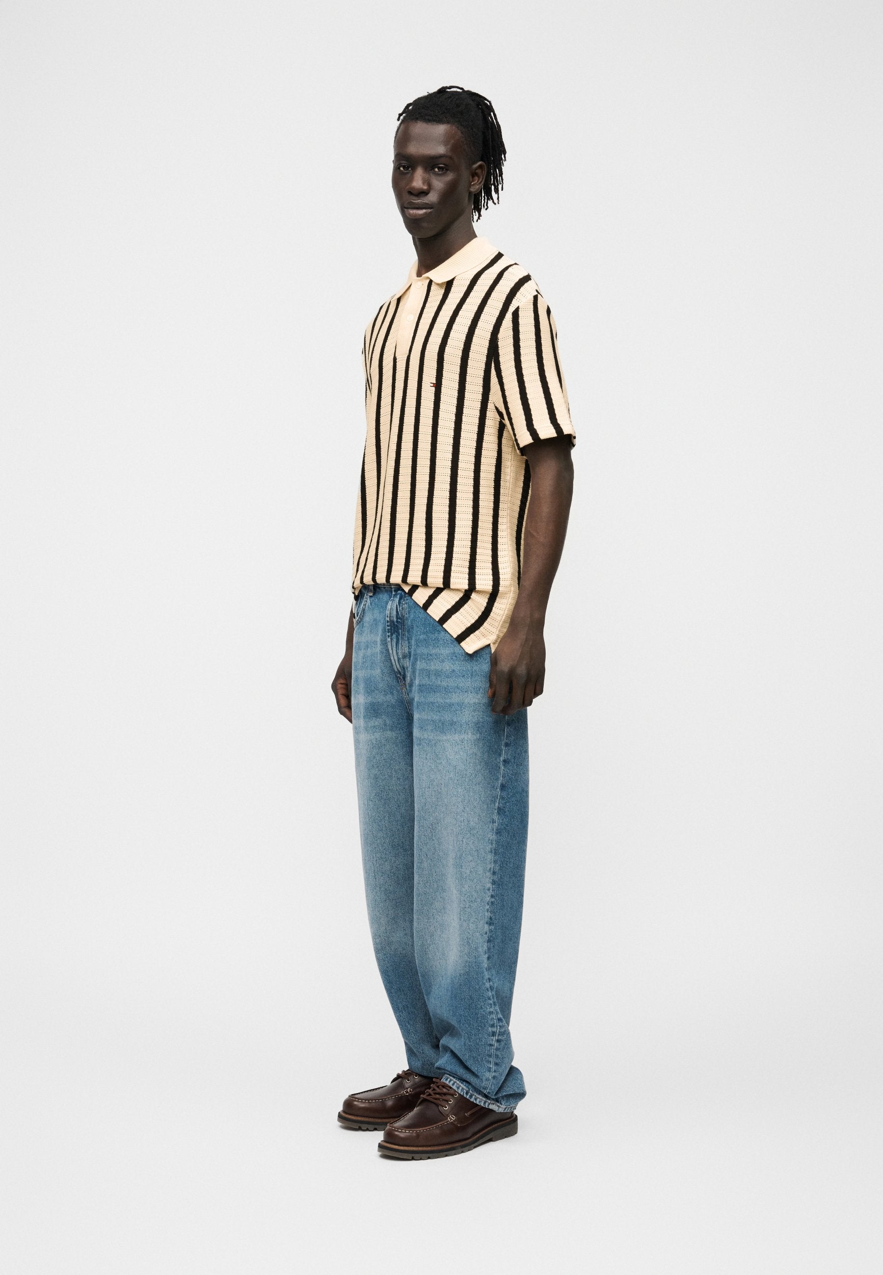 OPEN RELAXED FIT Media 2