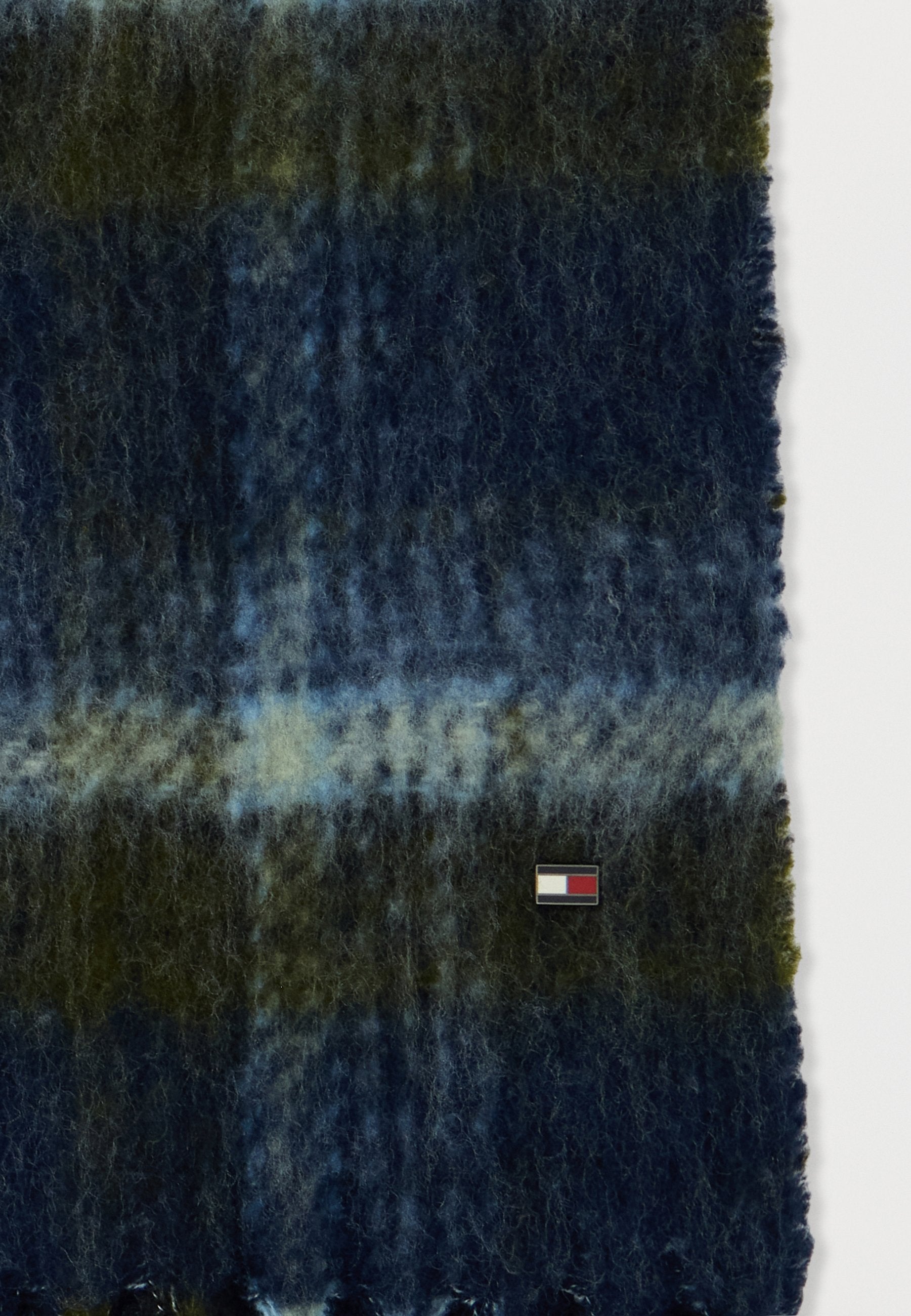 CHECK WOOL BLEND SCARF Media 3
