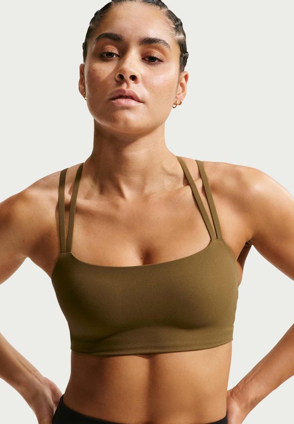 Nike Performance ZENVY STRAPPY BRA - Light support sports bra - olive flak/white