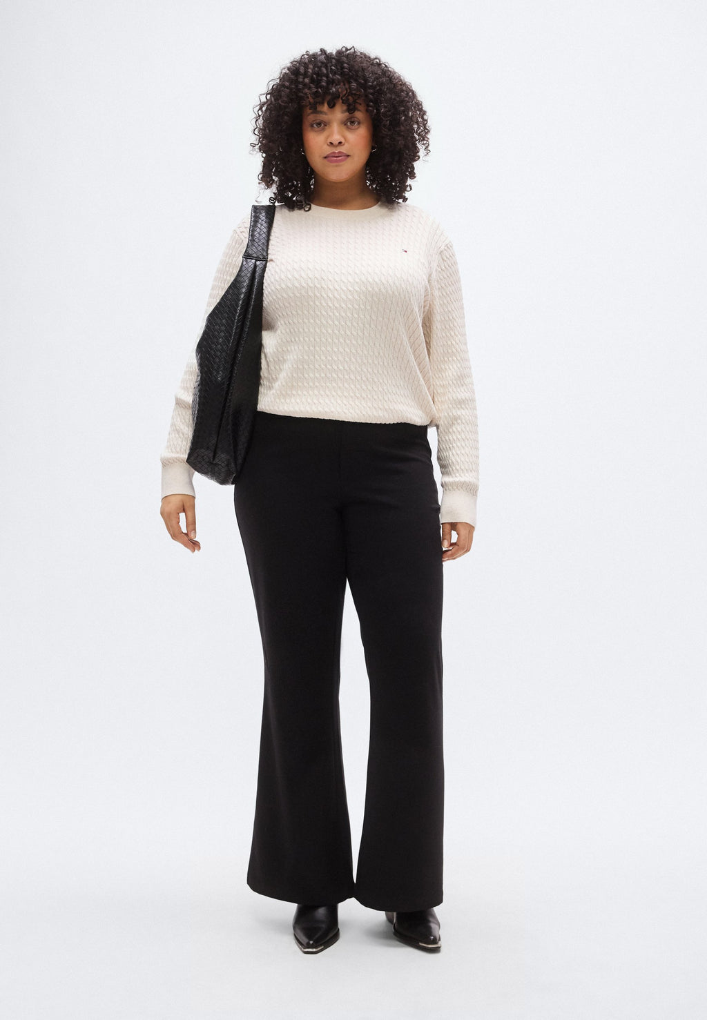 CURVE CABLE KNIT CREW NECK JUMPER Media 2