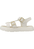 Weiße Sandalen mit einem glatten Synthetik-Obermaterial, zwei verstellbaren Metall-Schnallen und einer weißen Gummisohle mit einem strukturierten Profil.