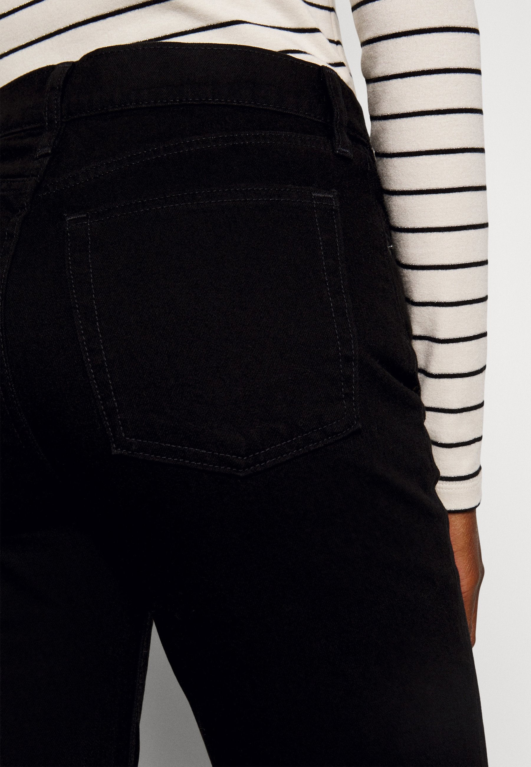 Gap Tall CHEEKY