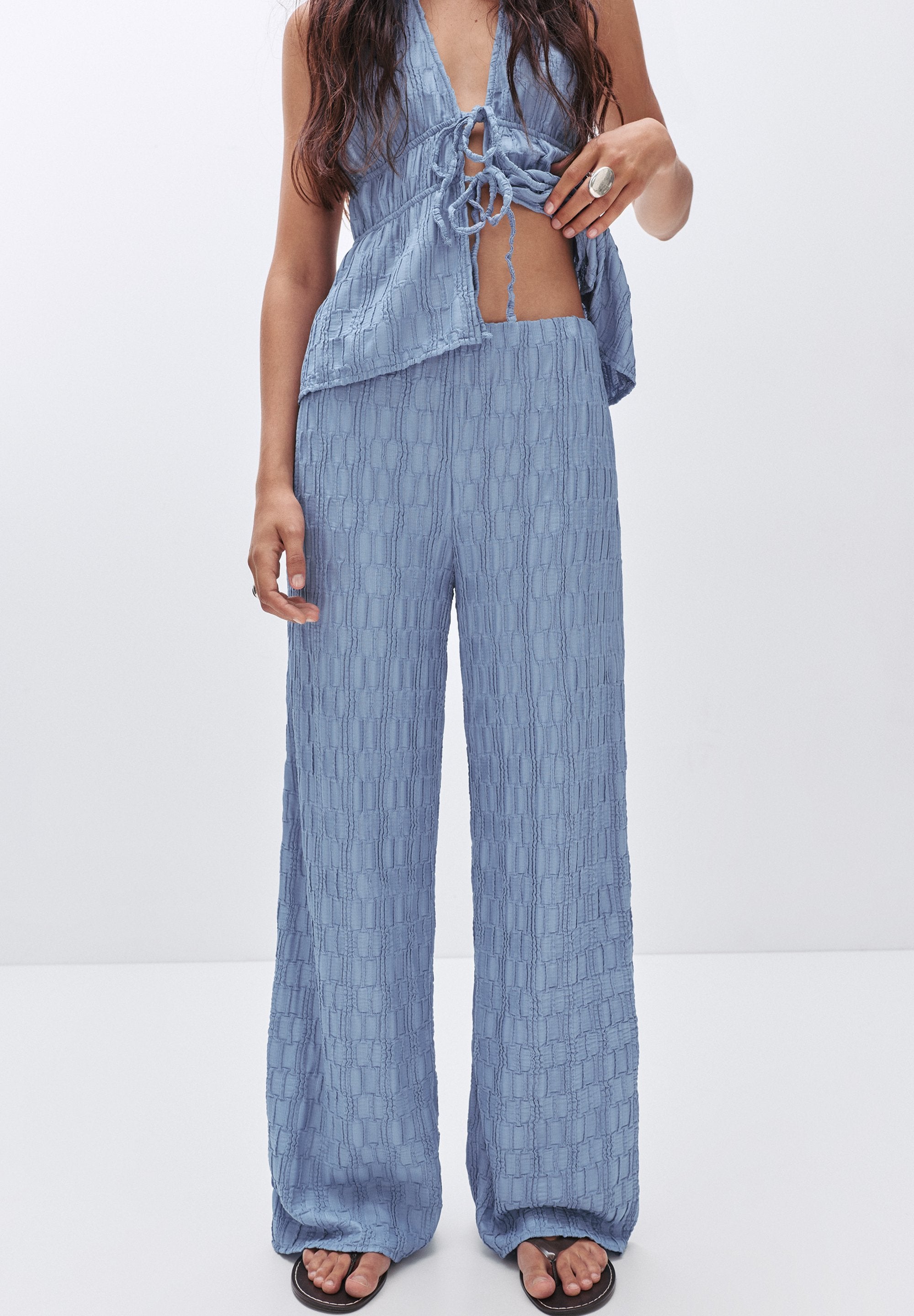 PULL&BEAR TEXTURED BELL BOTTOM