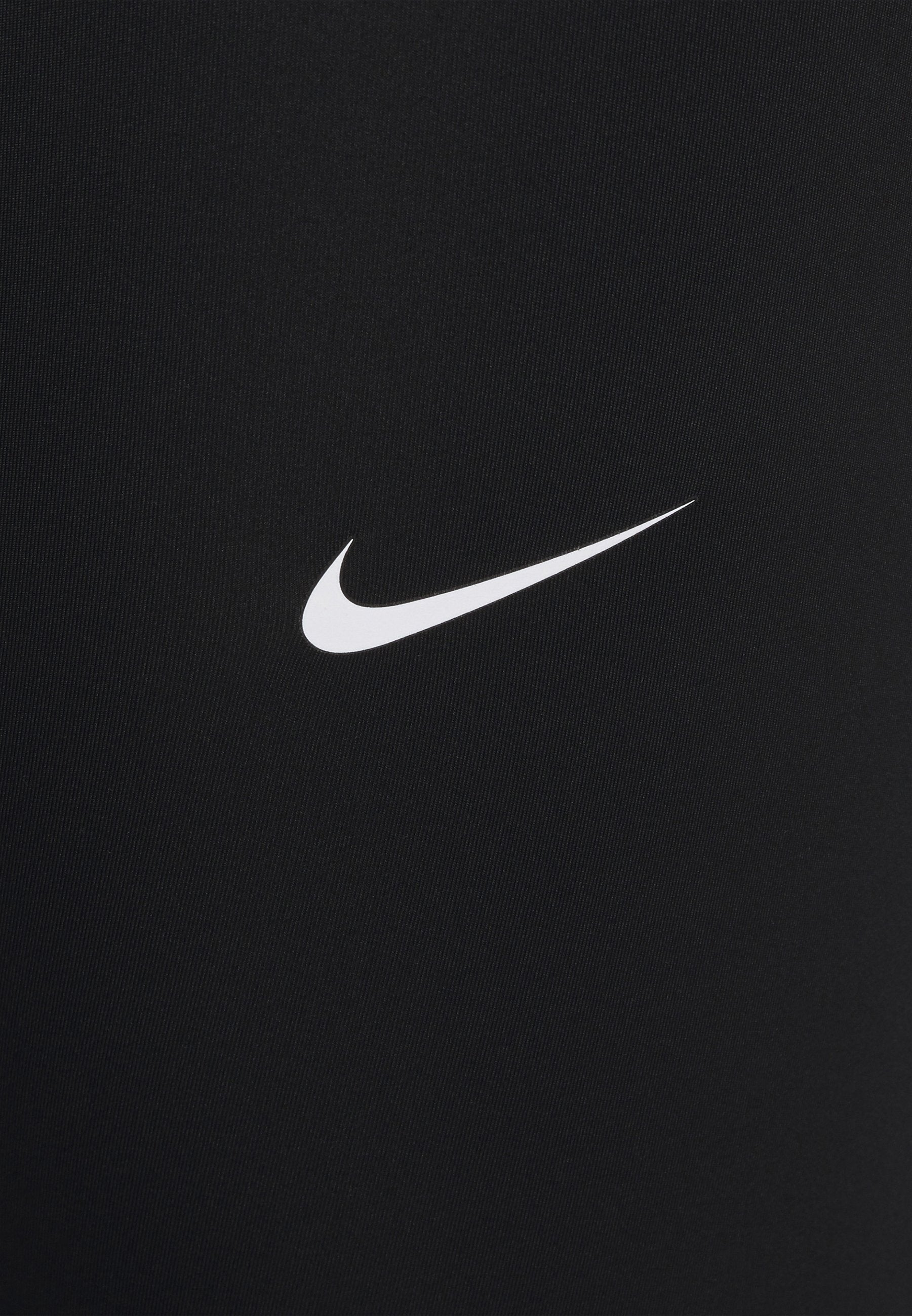 Nike Performance PLUS