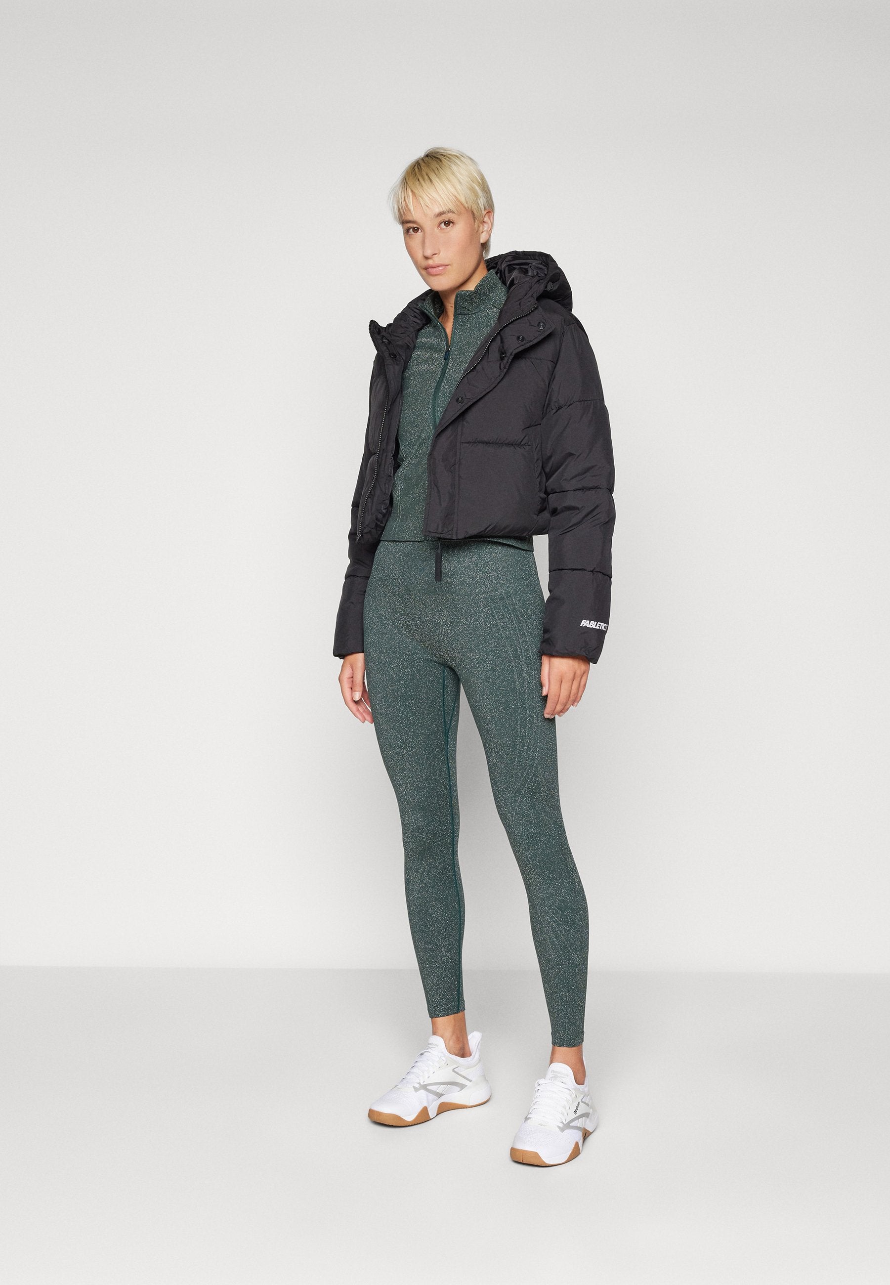 Fabletics ESSENTIAL CROPPED HOODED PUFFER