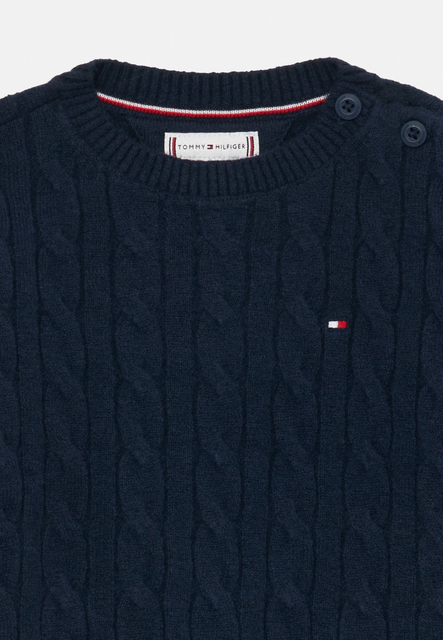 JUMPER AND BEANIE GIFT BOX Media 3