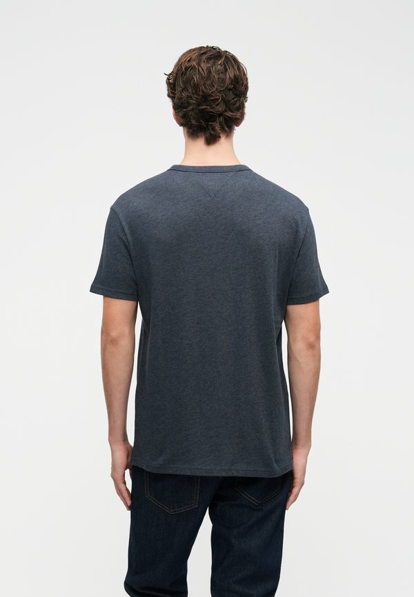 Tommy Jeans TJM REG BADGE TEE EXT