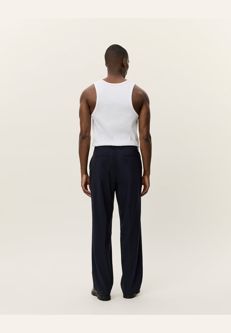 Les Deux RANDALL SUITING