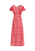 Rotes Maxikleid mit kurzen, schwingenden Ärmeln, elastischem Bund und leichtem Stoff, der mit filigranen weißen Blumenmustern verziert ist.