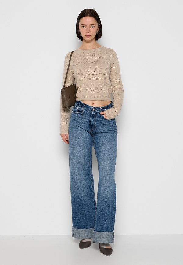 DKNY