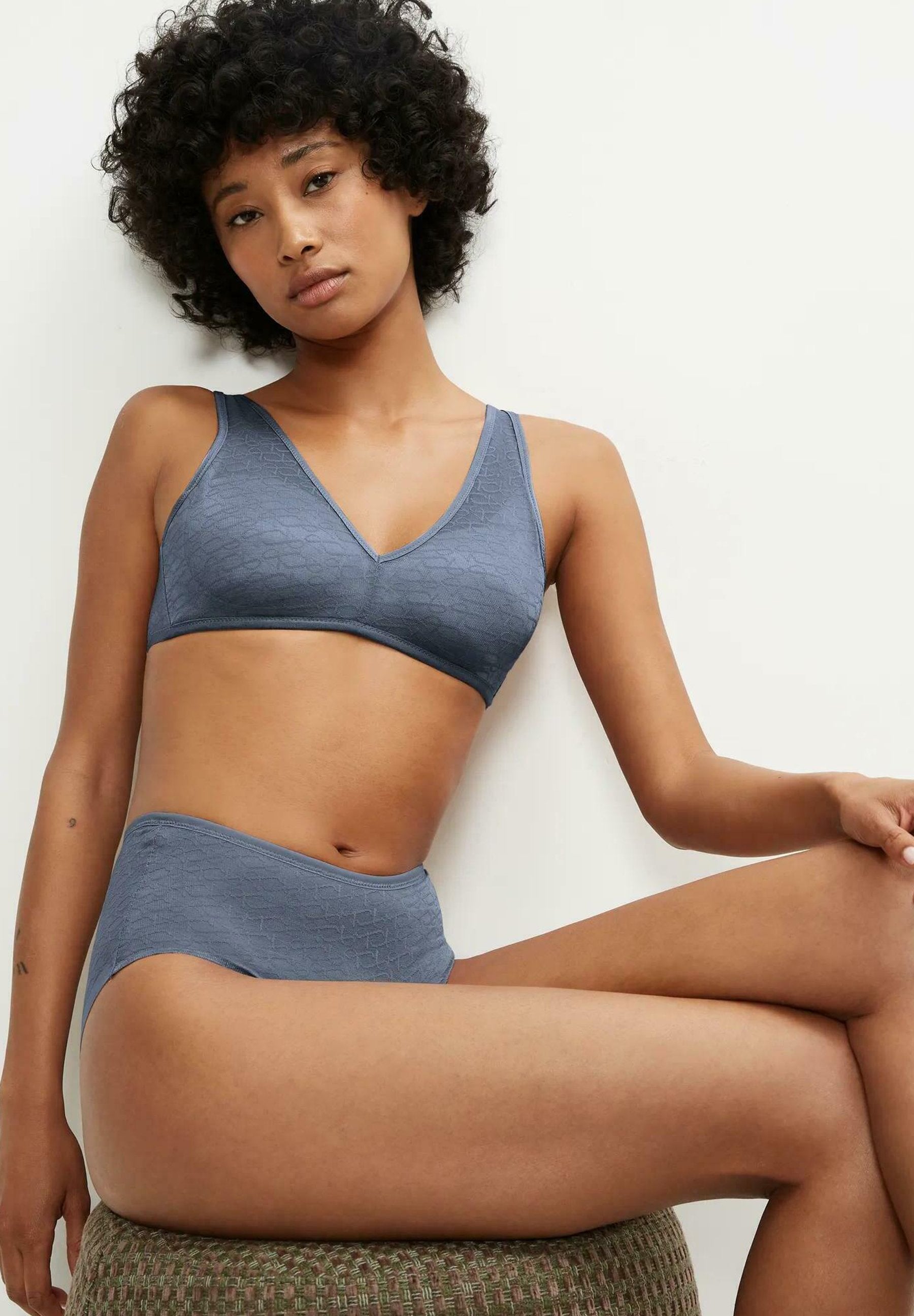 Triumph SIGNATURE SHEER