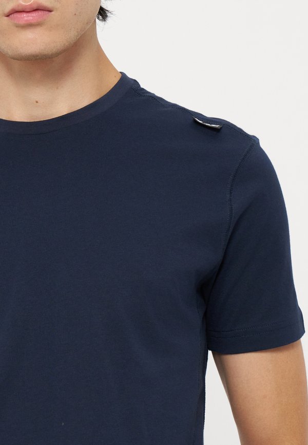EA7 Emporio Armani T-SHIRT
