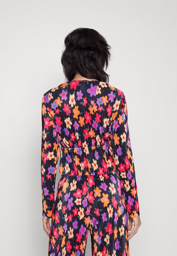 ONLY Petite ONLCLAUDIA V NECK