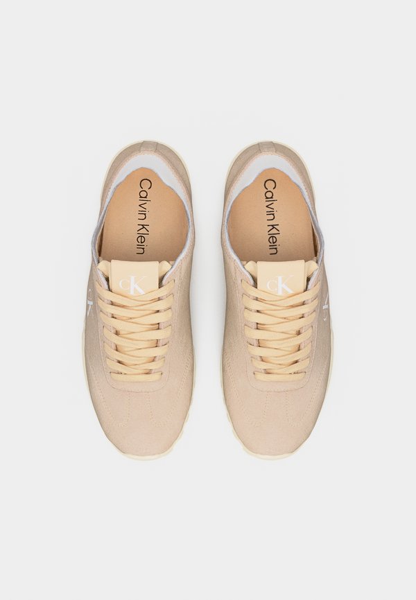 Calvin Klein LOW PROFILE RUN MG SUE DB LACES