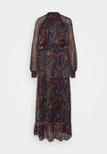 Maxikleid aus transparenter dunkelblauer Stoff mit einem Paisleymuster in Rot, Gelb und Blau, mit einem Rüschensaum und einem elastischen Taillenbund.