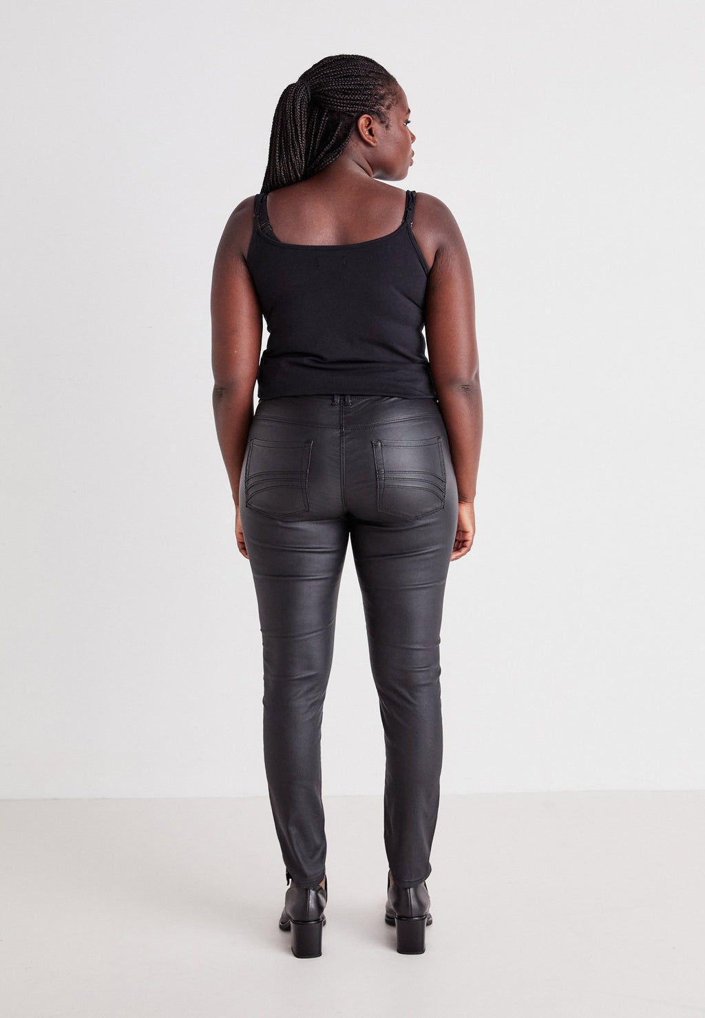 CARSELA-NYA Skinny Fit Media 4