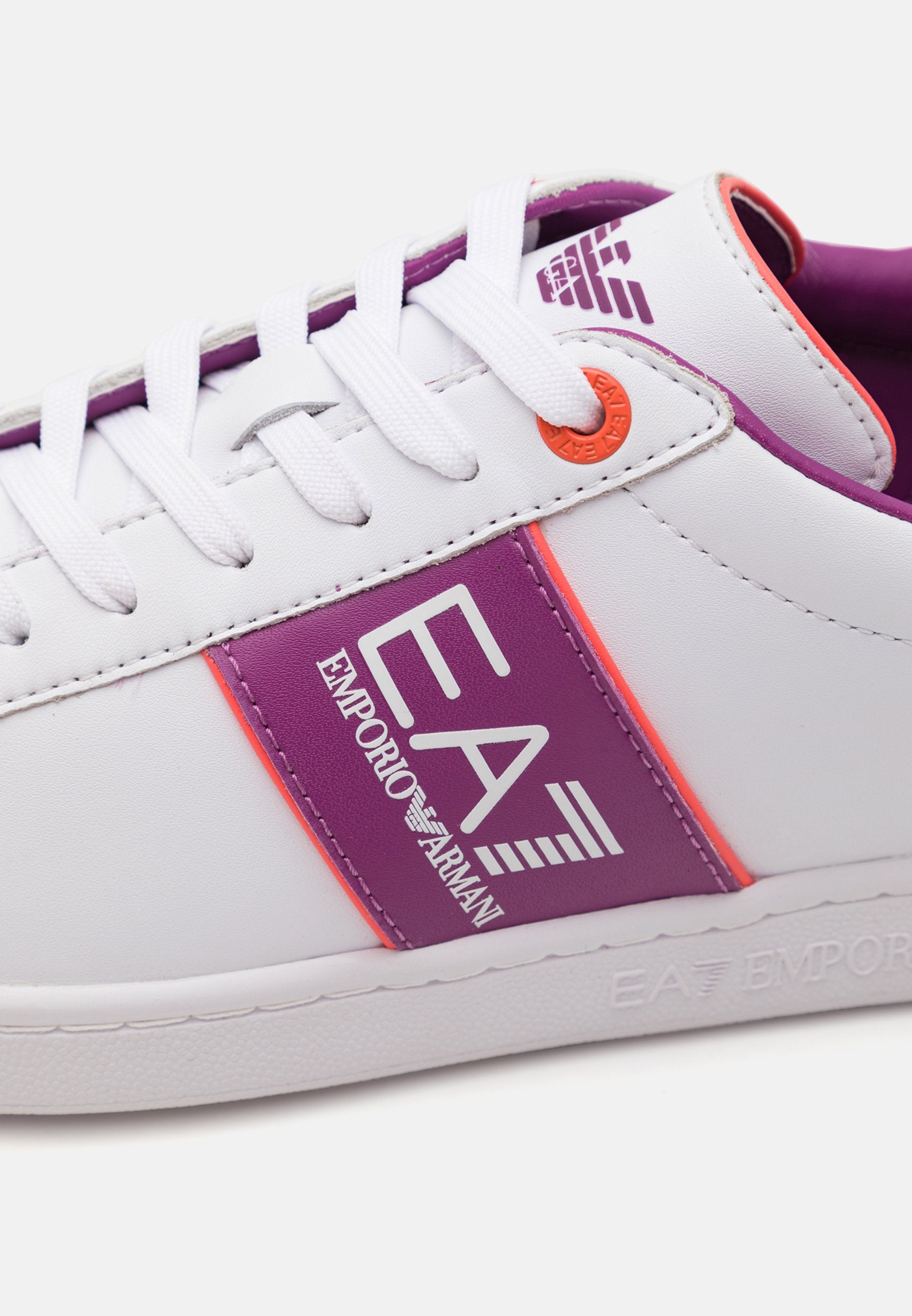 CLASSIC UNISEX Media 5