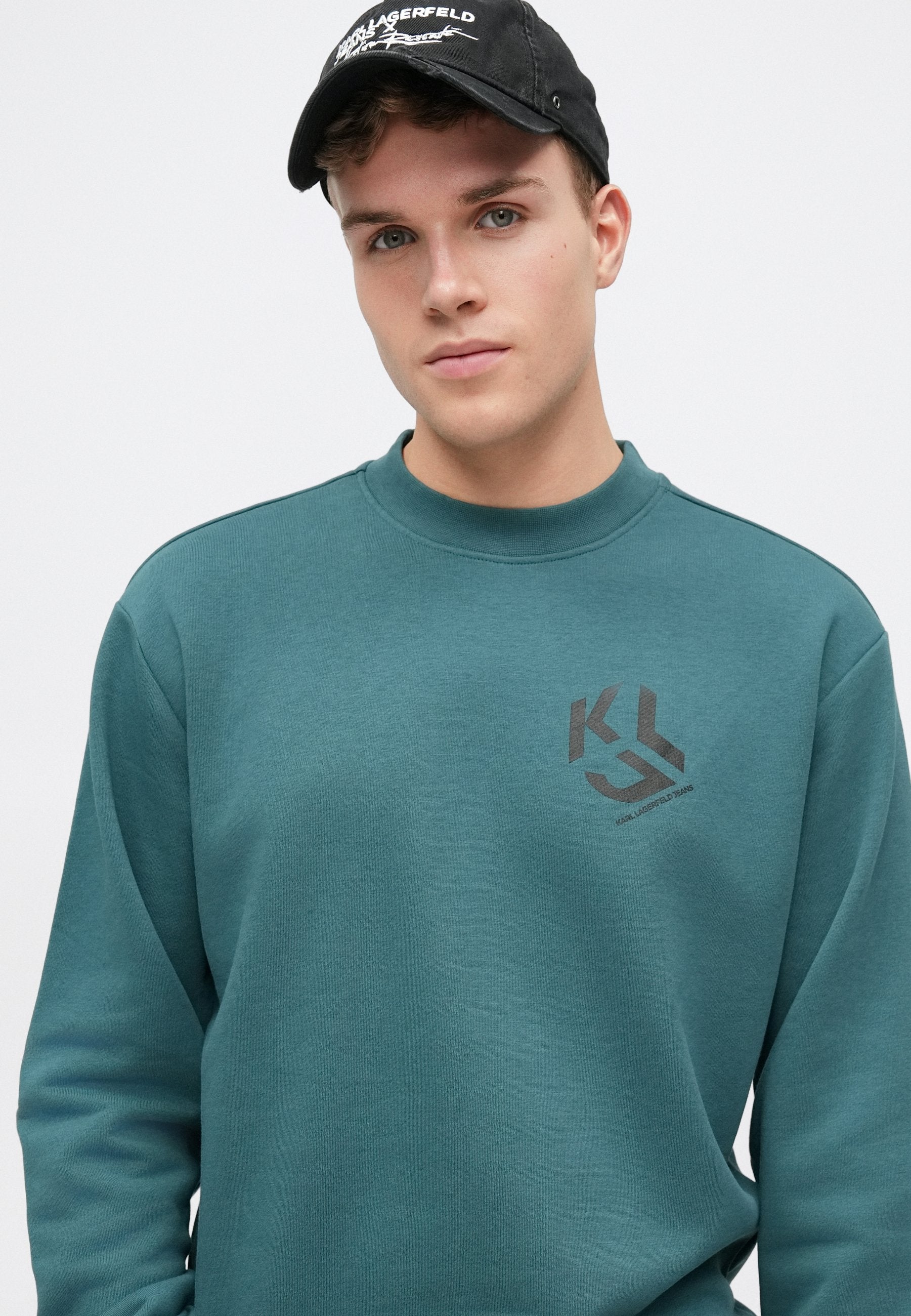 MONOGRAM PATCH Media 5