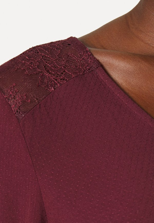 Vero Moda Tall VMBEATRIX V NECK