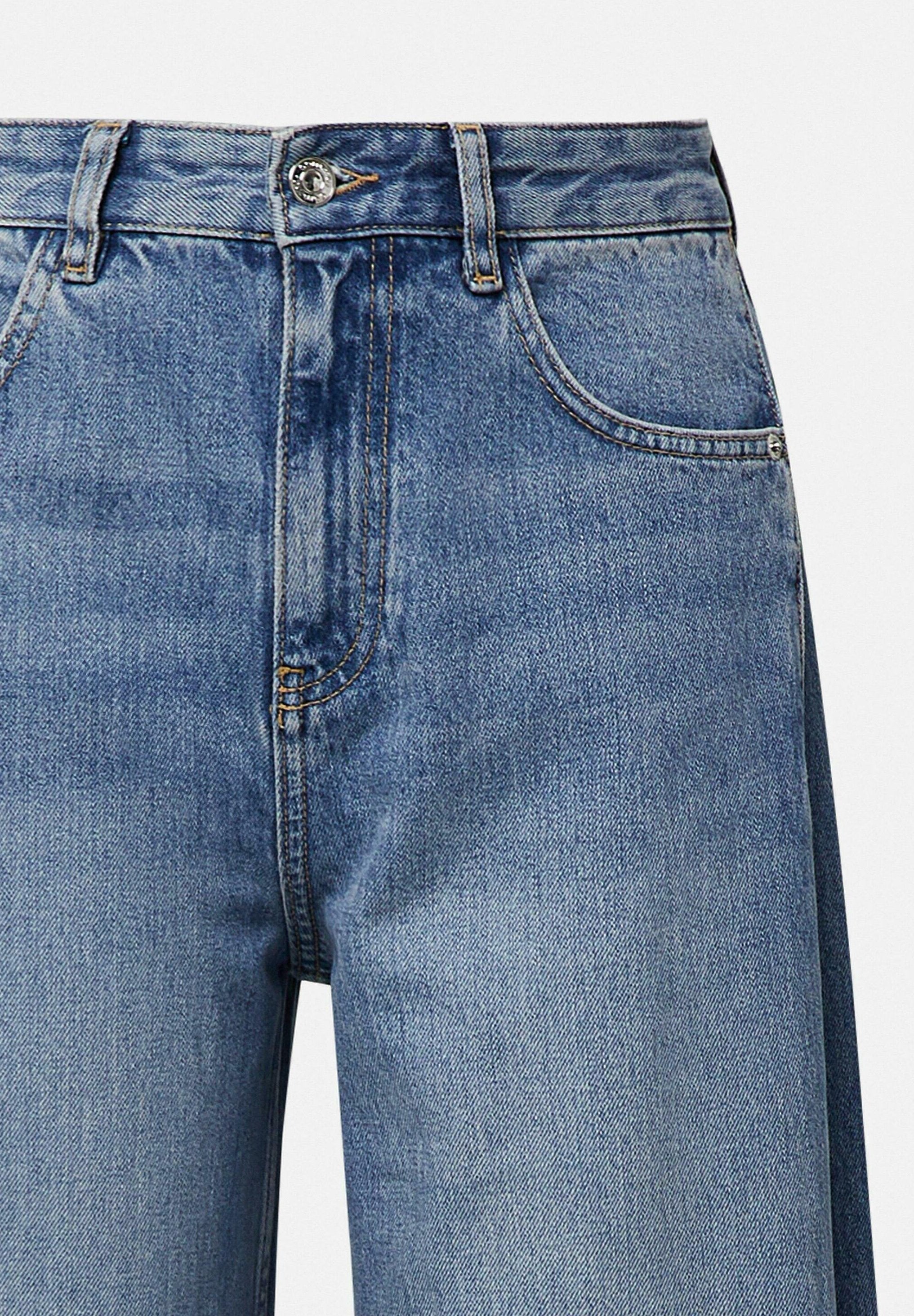 comma Wide Leg Media 6