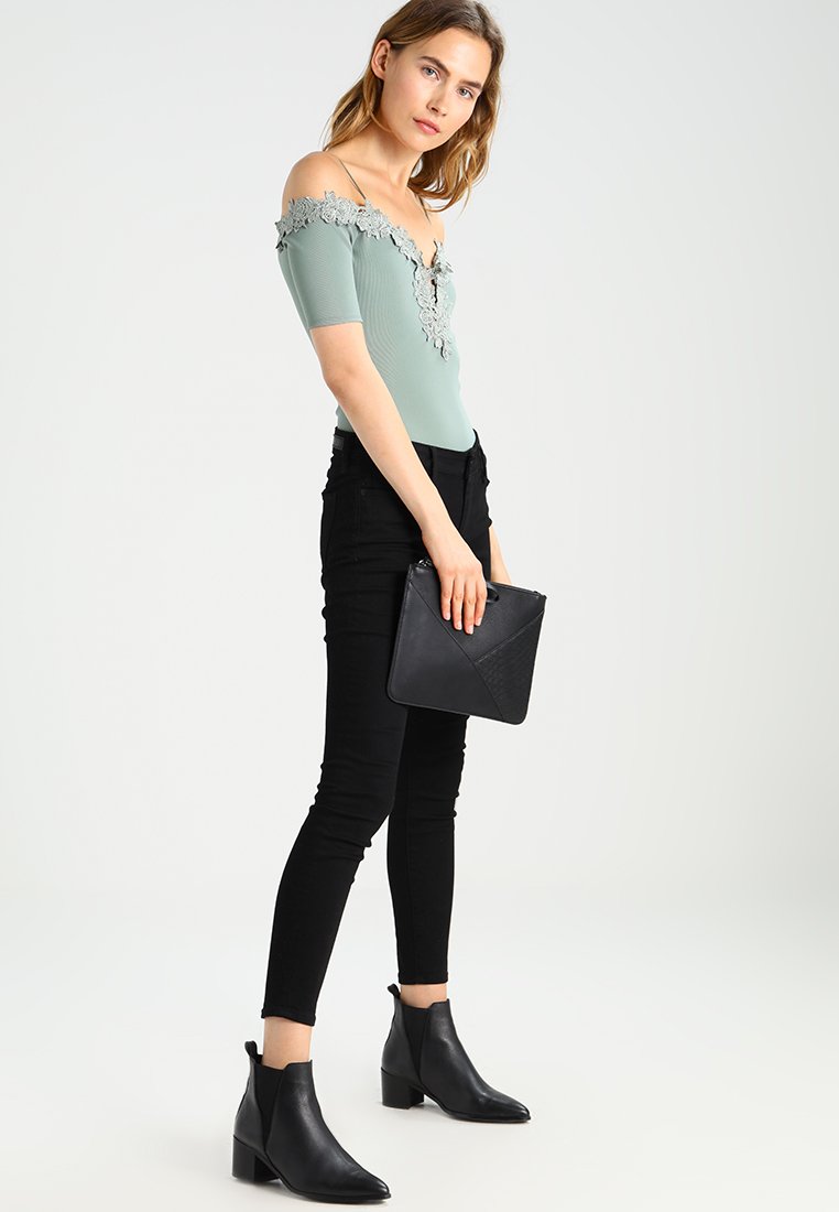Topshop FLORAL APLIQ