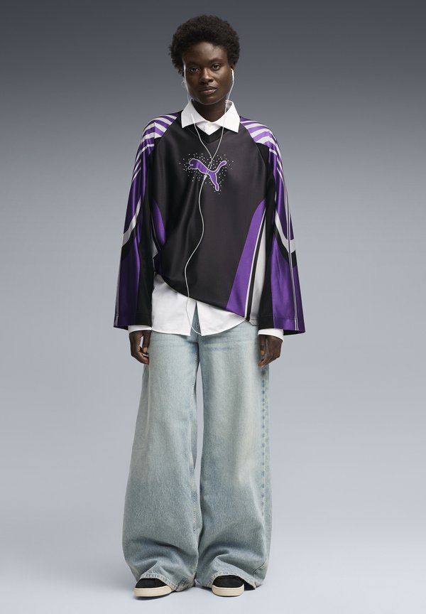 Puma STREET GLAM OVERSIZED BEDAZZLED JERSEY - Long sleeved top - black
