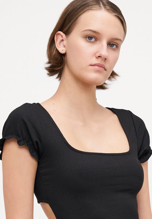 ONLY Tall ONLHILLARY FILI OPEN BACK DRESS