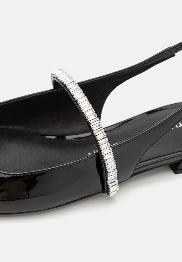 Stuart Weitzman STEFANIE FLAT