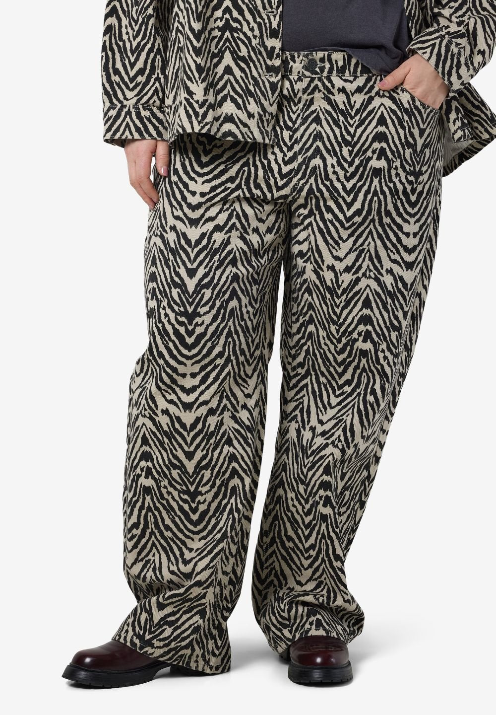 Noisy May NMMARLEY ZEBRA