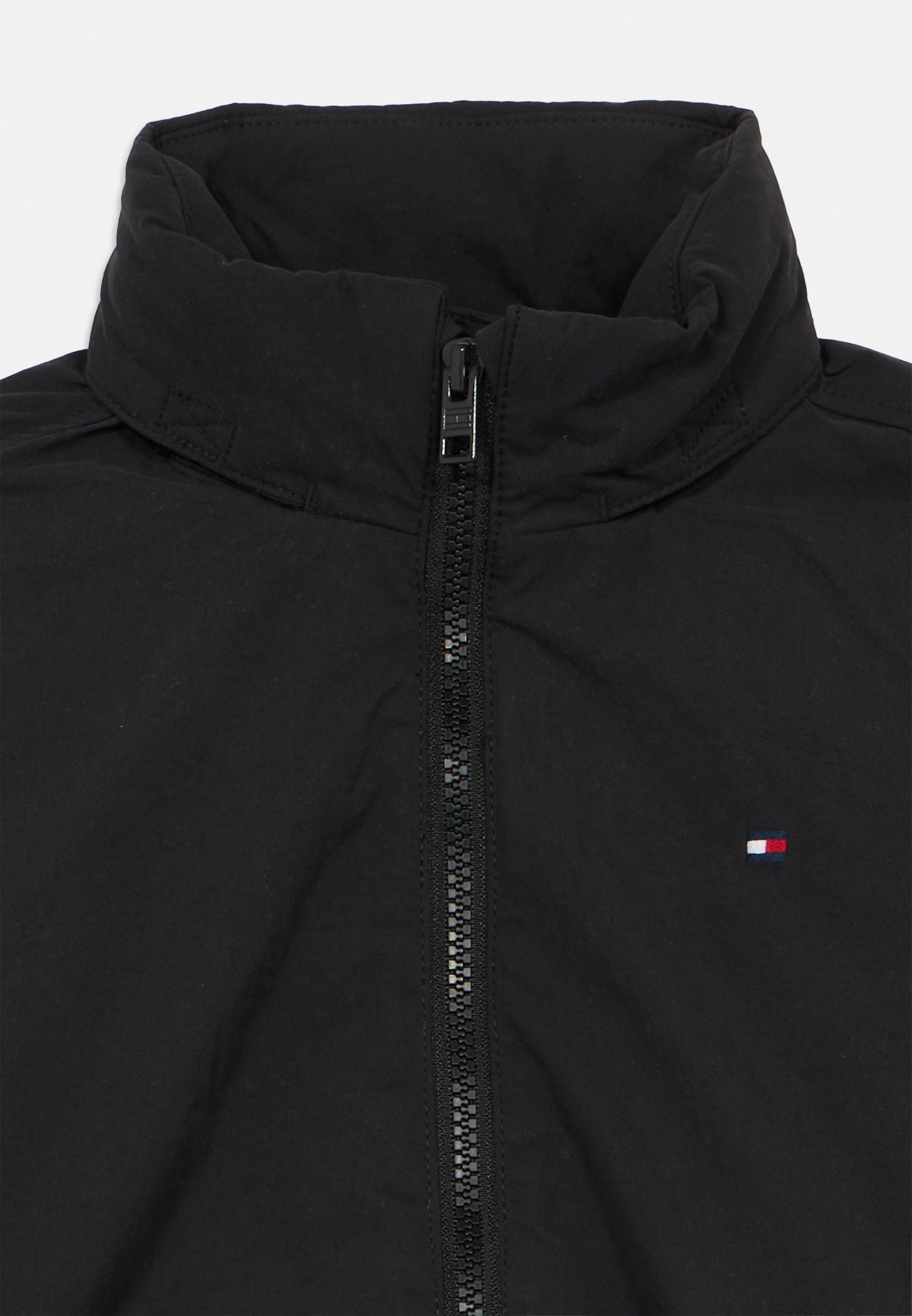 ESSENTIAL PACKABLE HOOD PADDED JACKET Media 3