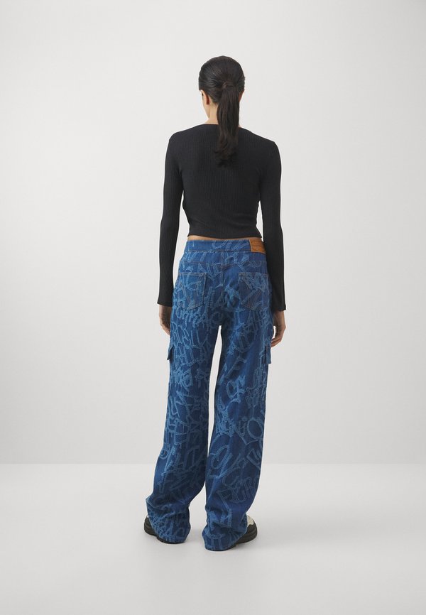 CHIARA FERRAGNI PANTALONI