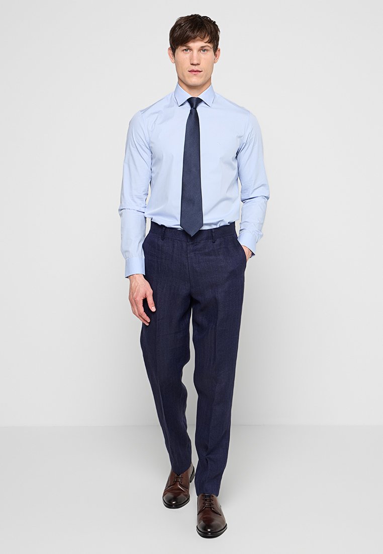 Michael Kors SOLID SLIM FIT