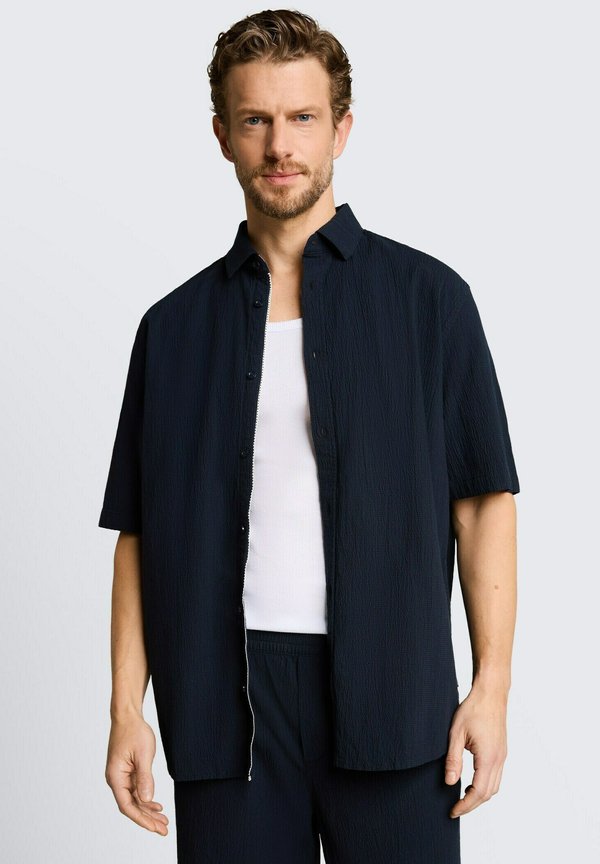 TOM TAILOR TOM TAILOR BLUSEN & SHIRTS COMFORT FIT SEERSUCKER KURZARMHEMD - Shirt - sky captain blue
