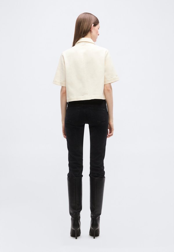 DKNY SHORT SLEEVE BUTTON FRONT COLLARED JACKET