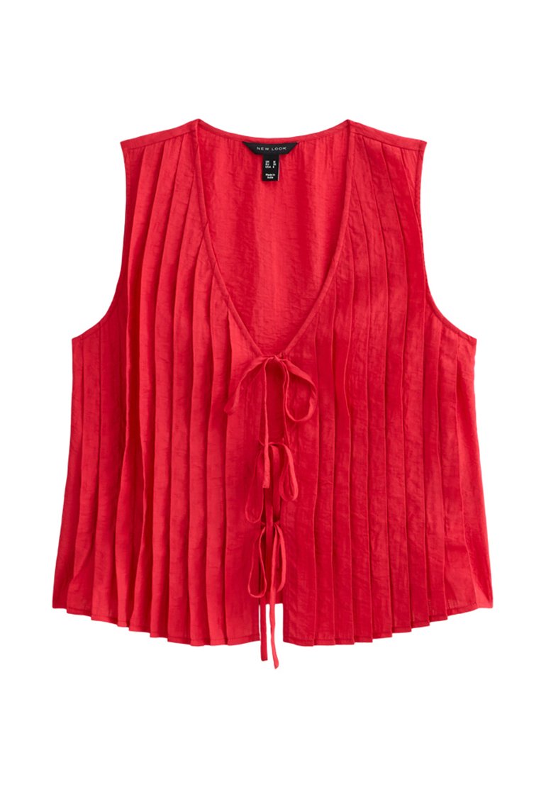 Rote ärmellose Bluse mit tiefem V-Ausschnitt, plissierter Textur und vorderem Knotenverschluss. Leichter Stoff mit glatter Oberfläche.