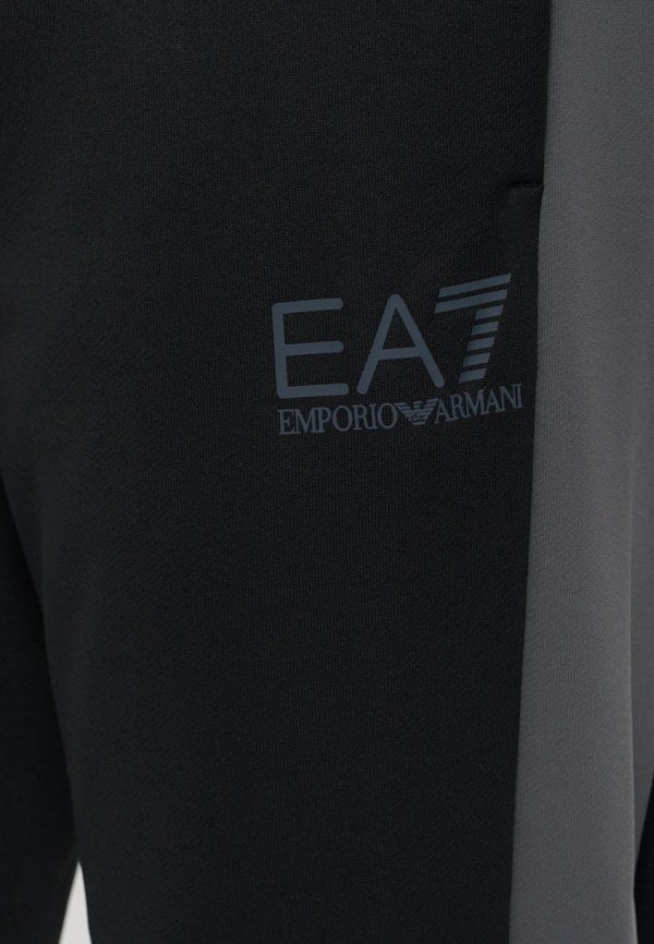 EA7 Emporio Armani