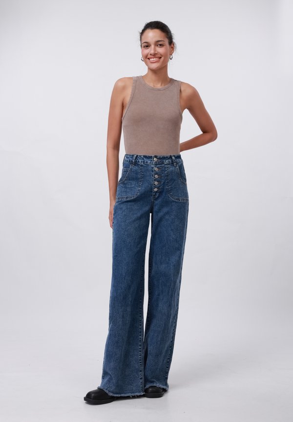 Even&Odd Tall by Zalando