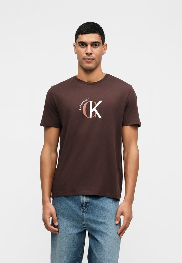 Calvin Klein Jeans GRAPHIC - Print T-shirt - rich brown